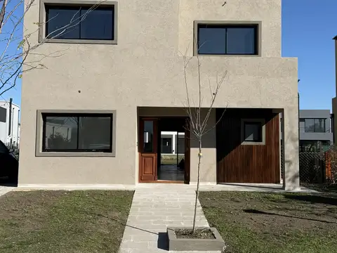 Hermosa Casa a estrenar con financiación!