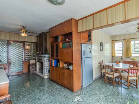 Casa 6 ambientes con 3 baños