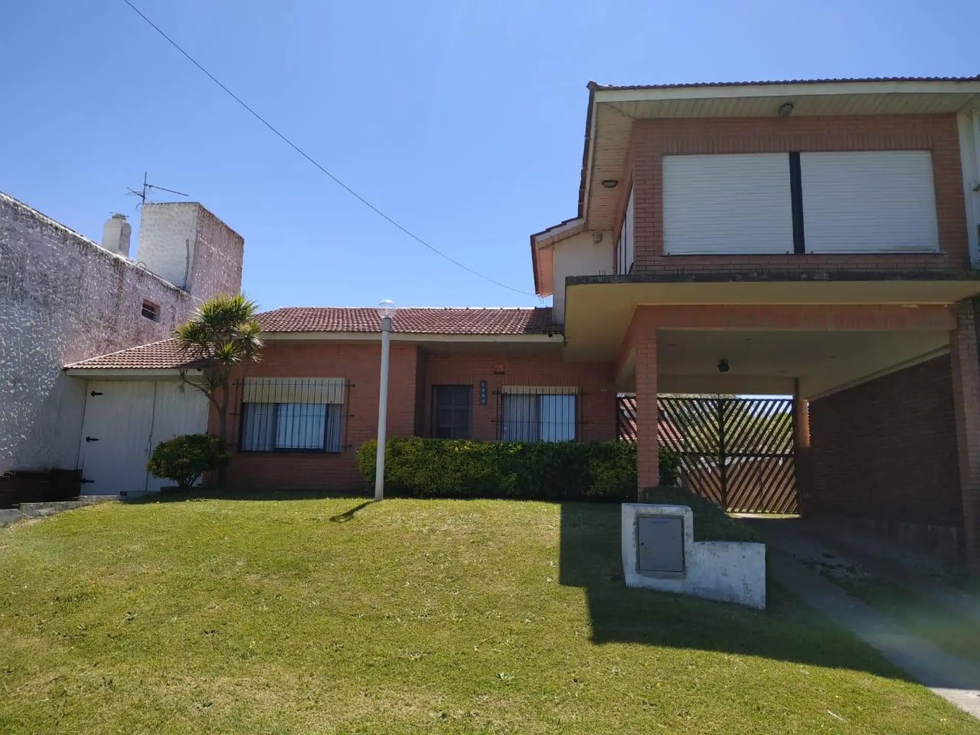 Venta chalet de 4 ambientes mas depto - Corbeta Uruguay 6900 - Barrio San Jacinto
