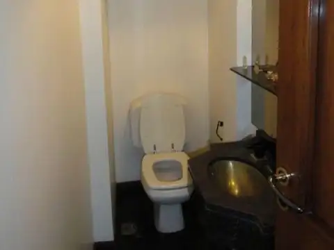 Casa 6 ambientes con 5 baños