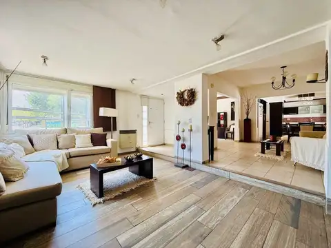 Casa 5 ambientes con 3 baños