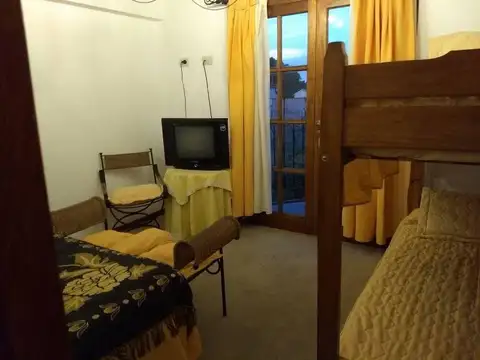 IMPORTANTE CASA CUATRO AMBIENTES EN COSTA AZUL