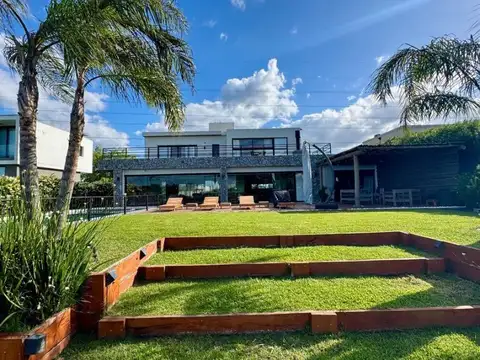 Casa en Venta en San Benito, USD 770.000