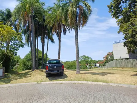 33 orientales al 900, Barrio los Miradores I