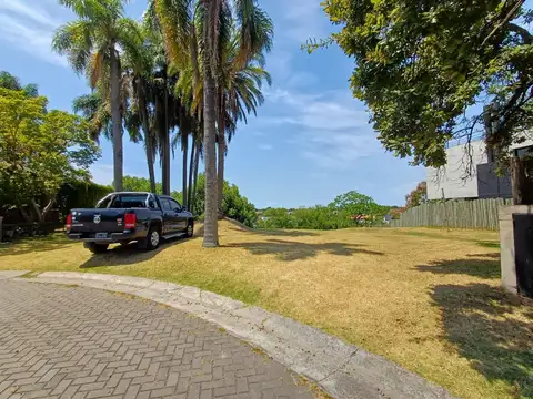 Terreno en Venta 33  mts Fondo