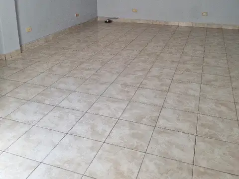 Depto Tipo Casa en Venta en Versalles, USD 89.900