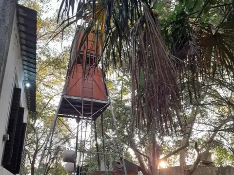 Avenida Hipólito Irigoyen 2300