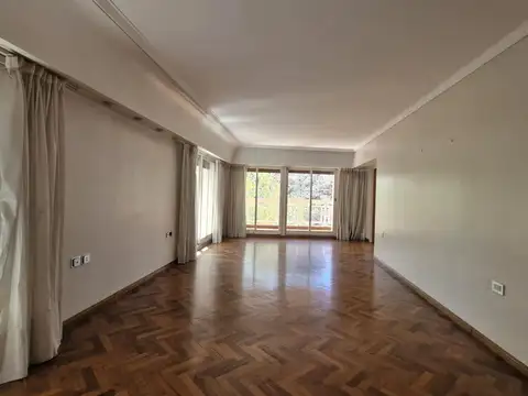 Departamento 6 ambientes con 4 baños
