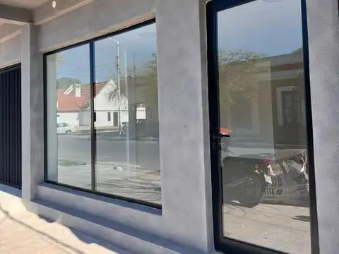 LOCAL NUEVO A  METROS DE LA COSTANERA EN ALQUILER 