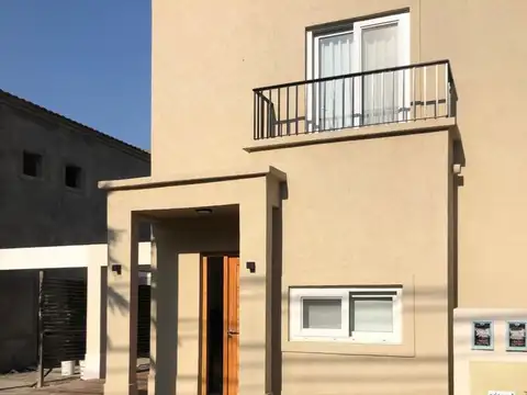 Casa Dúplex  en Alq. Temporario en Saravi Village, Pilar, G.B.A. Zona Norte