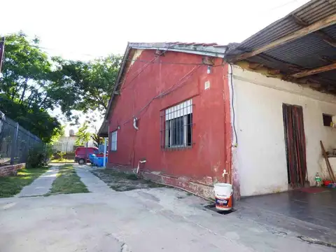 CASA P/ 2 FAMILIAS EN VENTA EN TEMPERLEY C/ LOCAL