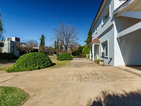 Casa en Alquiler en Funes, $ 2.800.000