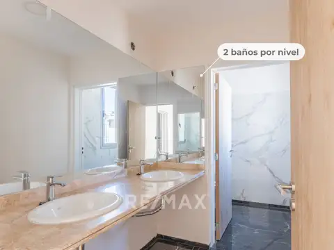 Oficina Monoambiente con 4 baños
