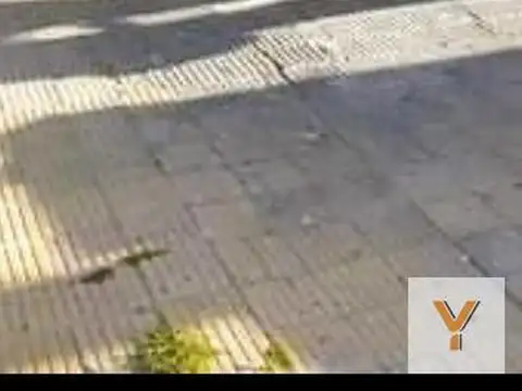 Monseñor Marcon e/ Florencia Varela y Marmol