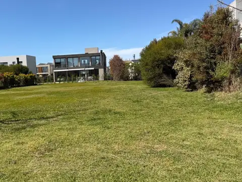 Venta - Lote interno en Barrio Ceibos - Puertos