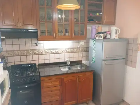 HERMOSO DUPLEX DE TRES AMBIENTES CON GARAGE Y PATIO APTO CREDITO