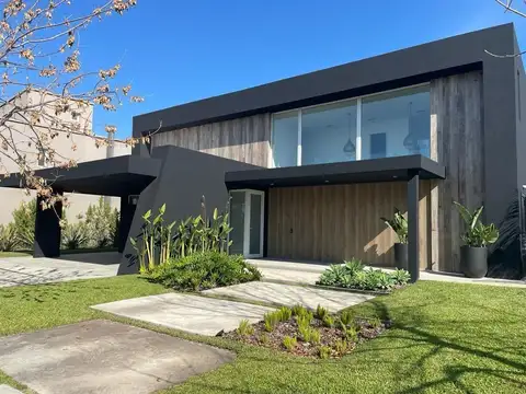 Casa en Alquiler de 3 dormitorios