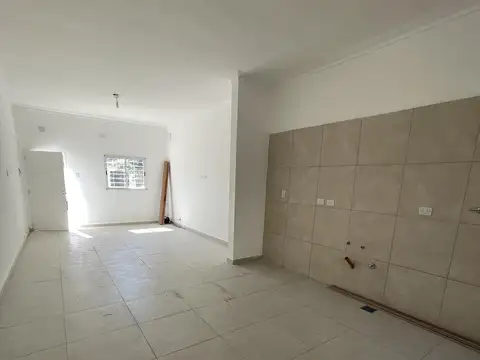 Casa 5 ambientes con 2 baños
