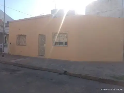 CASA  ESQUINA  VILLA LYNCH SAN MARTIN