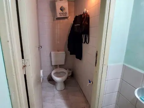 LOCALES COMERCIALES 50 M2 CON BAÑO Y COCINA