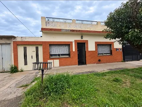 En Venta 2 Propiedades en un Mismo Lote de 3 Ambientes Cada Una de Ellas F: 11290
