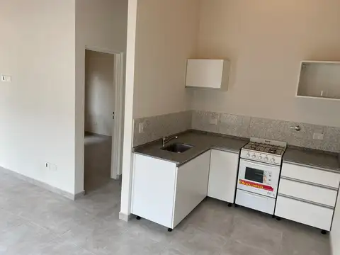 Hipolito Yrigoyen 9700, Piso pb