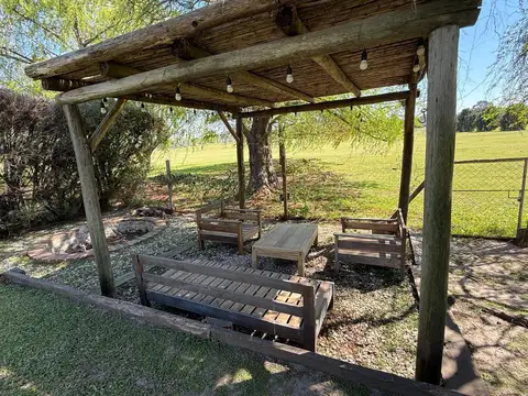 Casa en Alquiler con 2 cocheras