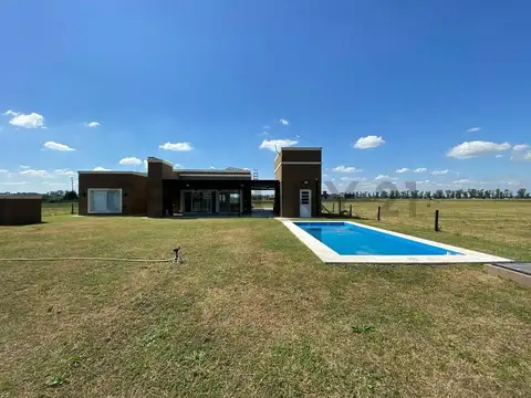 VENTA Casa 4 ambientes con pileta | Barrio Norte, Tres Pinos, General Rodríguez – FINANCIA – ACEPTA