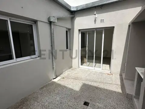 11 e/ 32 Y 33 100, Piso 0