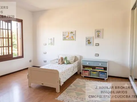 Venta de Casa en Merlo (bien ubicada) 4 dormitorios pileta