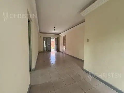 Casa 6 ambientes con 1 baño