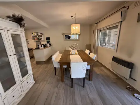 Casa 5 ambientes con 2 baños