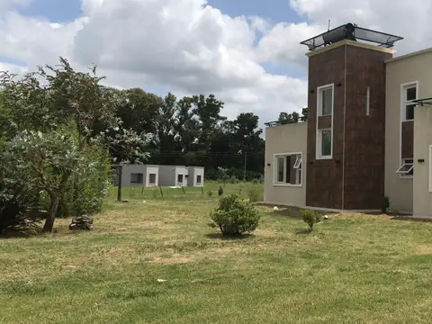 VENTA Lote con 2 Casas 4 Ambientes tipo duplex C/pileta Complejo Polo