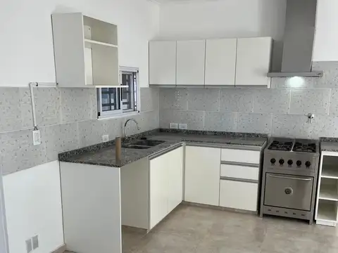 Depto Tipo Casa en Alquiler de 3 ambientes