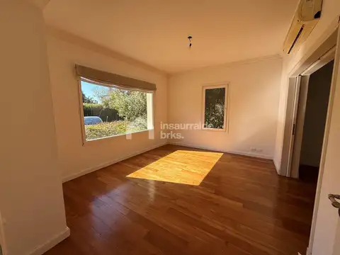 Casa 10 ambientes con 6 baños