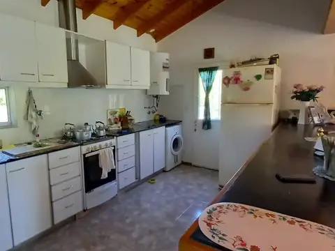 Rio / Arroyo Desaguadero Excelente casa. A metros del Canal del Este 100