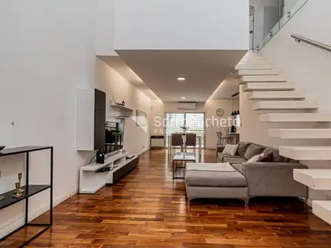 Venta PH tipo casa 4 ambientes al frente con patio y cochera en Ramos Mejía sur