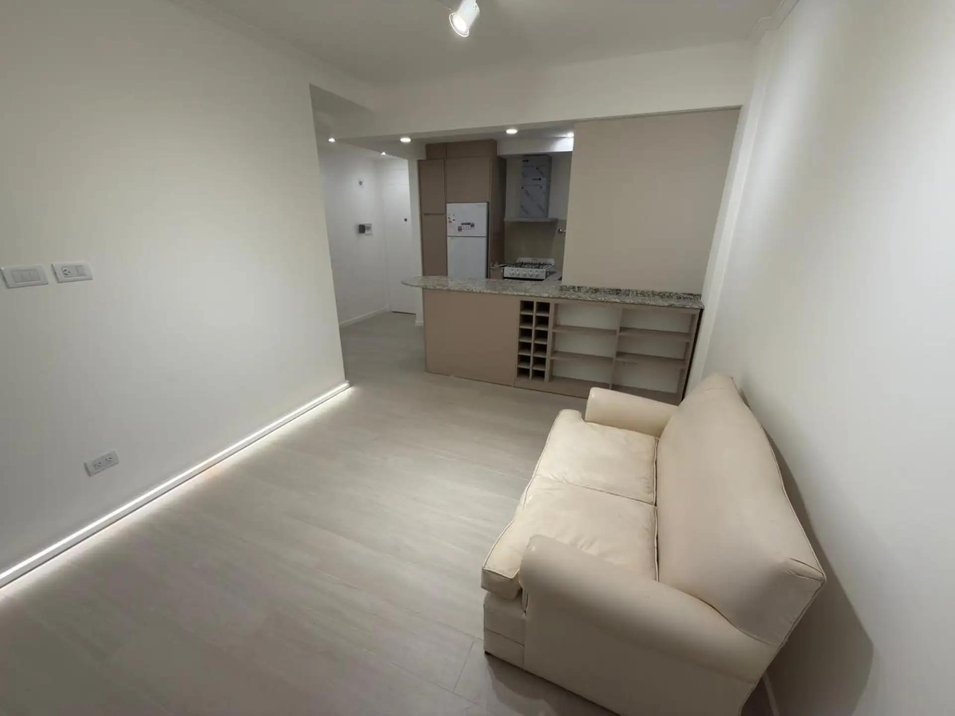 Departamento 2 amb con Balcon a la Calle