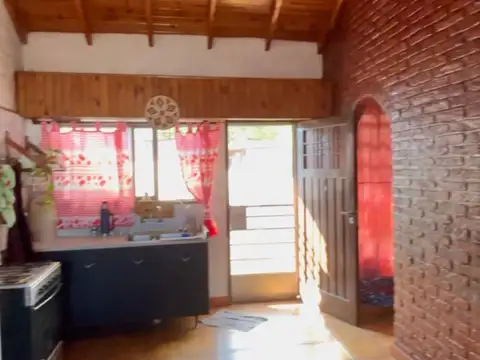 Casa 3 ambientes con 2 baños
