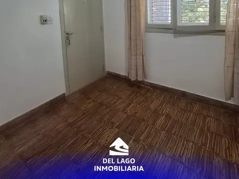Casa 8 ambientes con 1 baño