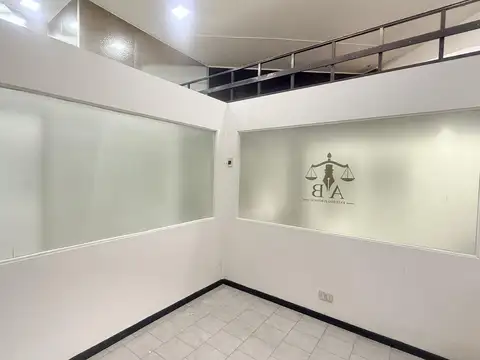 Oficina 3 ambientes con 2 baños