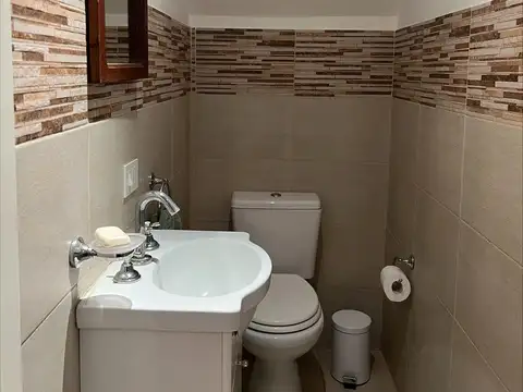 Casa en Alquiler con 1 cochera