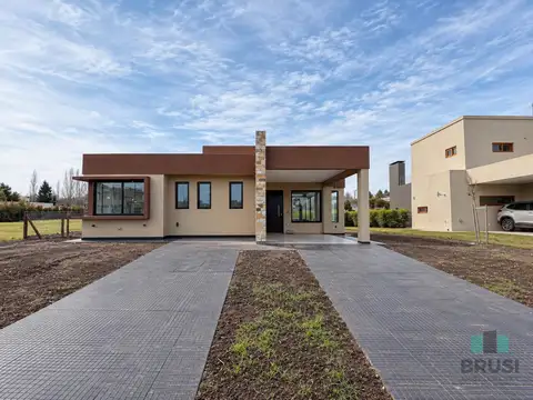Casa en Venta en Canning Chico, USD 310.000