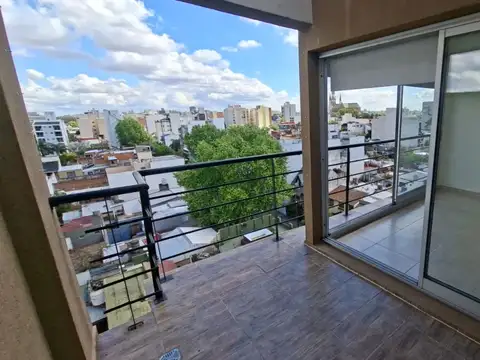 DEPARTAMENTO 2 AMBIENTES C/COCHERA Y TERRAZA PROPIA