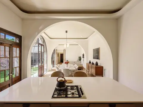 CASA DE TRES DORMITORIOS VENTA PISCINA, PATIO Y TERRAZA EXCLUSIVOS LOURDES ROSARIO