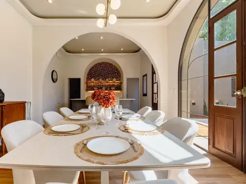 CASA DE TRES DORMITORIOS VENTA PISCINA, PATIO Y TERRAZA EXCLUSIVOS LOURDES ROSARIO