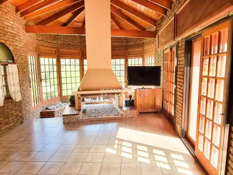 Casa 6 ambientes con 3 baños