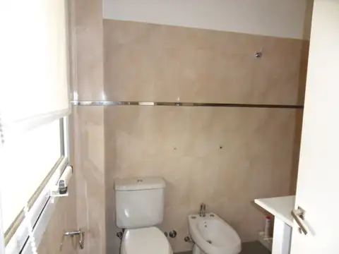 Casa 5 ambientes con 4 baños