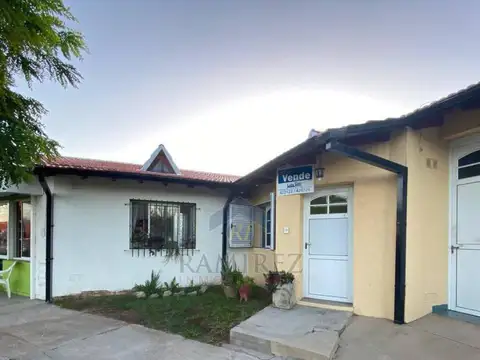 CASA CON LOCAL EN RÍO TERCERO