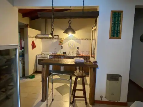 CASA CON LOCAL EN RÍO TERCERO